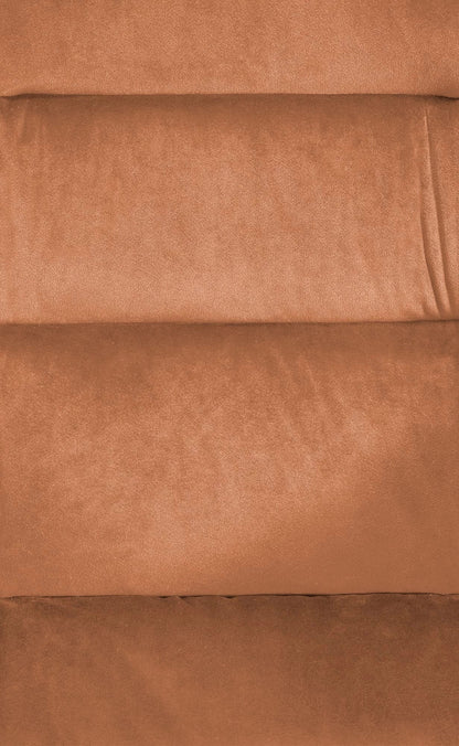 In And OutdoorMatch Eetkamerstoel Luisina - Bruin - Met Armleuningen - Fluweel - Hoge Kwaliteit Bekleding - Comfortabele en Luxe Eetkamerstoel - Vintage Look Eetkamerstoel