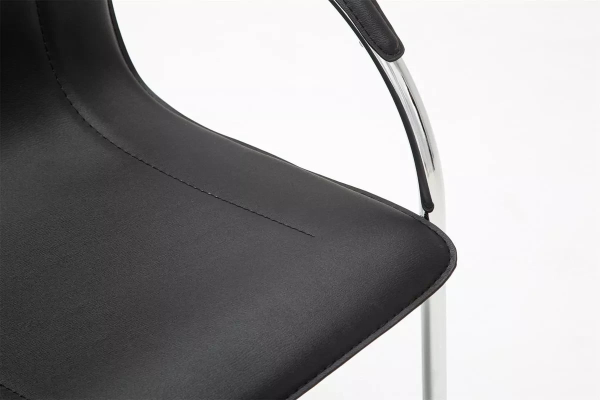 In And OutdoorMatch Eetkamerstoel Moses - Zwart - Chroom frame - Kunstleer - deluxe Eetkamerstoel