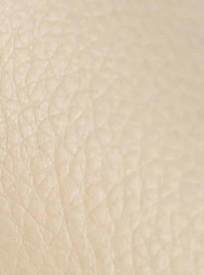 In And OutdoorMatch Eetkamerstoel Wilton - Crème - Set van 2 - Kunstleer - Hoogwaardige bekleding - Luxe eetkamerstoel - Moderne look - Robuust houten frame Eetkamerstoel